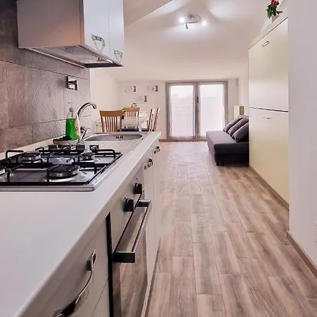 Guest Mandra 12 E 13