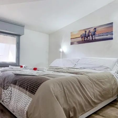 Guest Mandra 12 E 13 アパート *