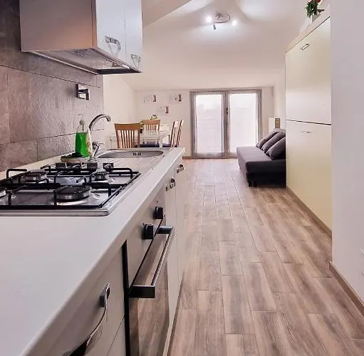 Guest Mandra 12 E 13