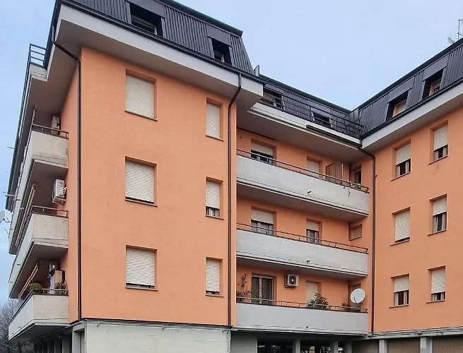 Guest Mandra 12 E 13 *