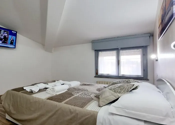 Guest Mandra 12 E 13 * Reggio Emilia